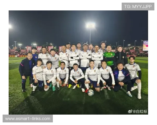 追溯足球历史的辉煌岁月最早期明星球员的传奇故事与影响